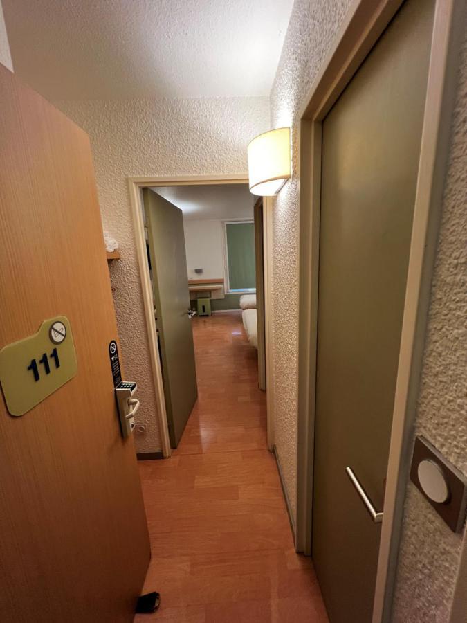 Ibis Budget Marseille Est Porte D'Aubagne Bagian luar foto